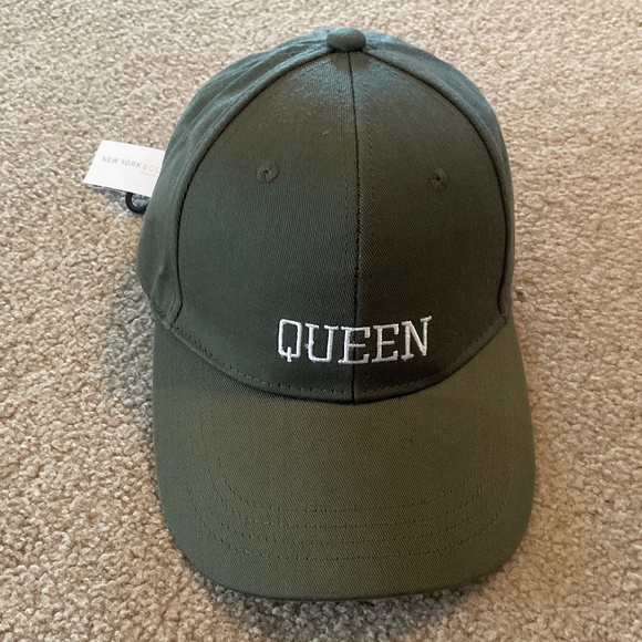 queen baseball cap, new condition - Picture 7 of 7